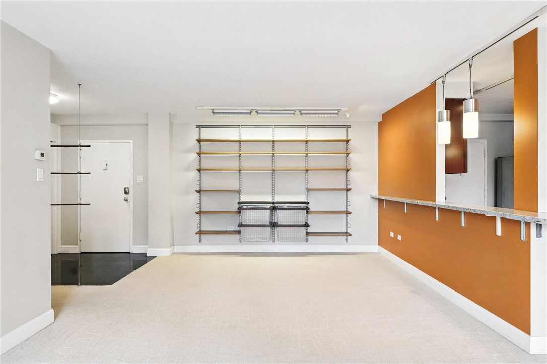 128 N Craig St 802