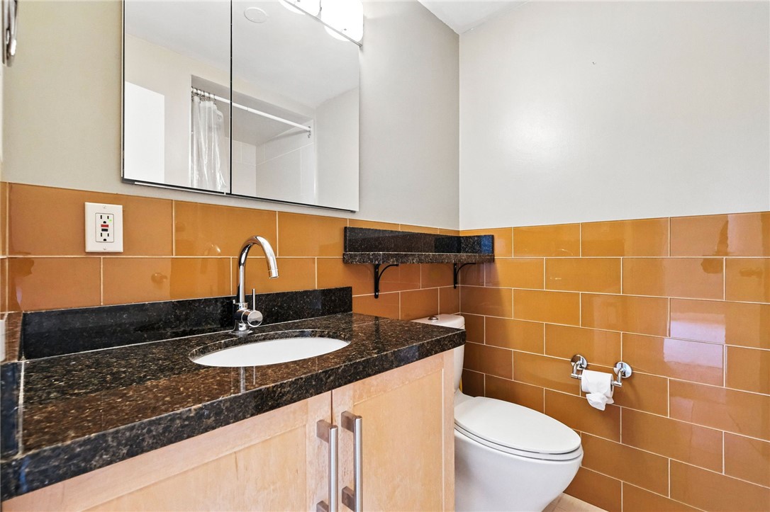 128 N Craig St 802
