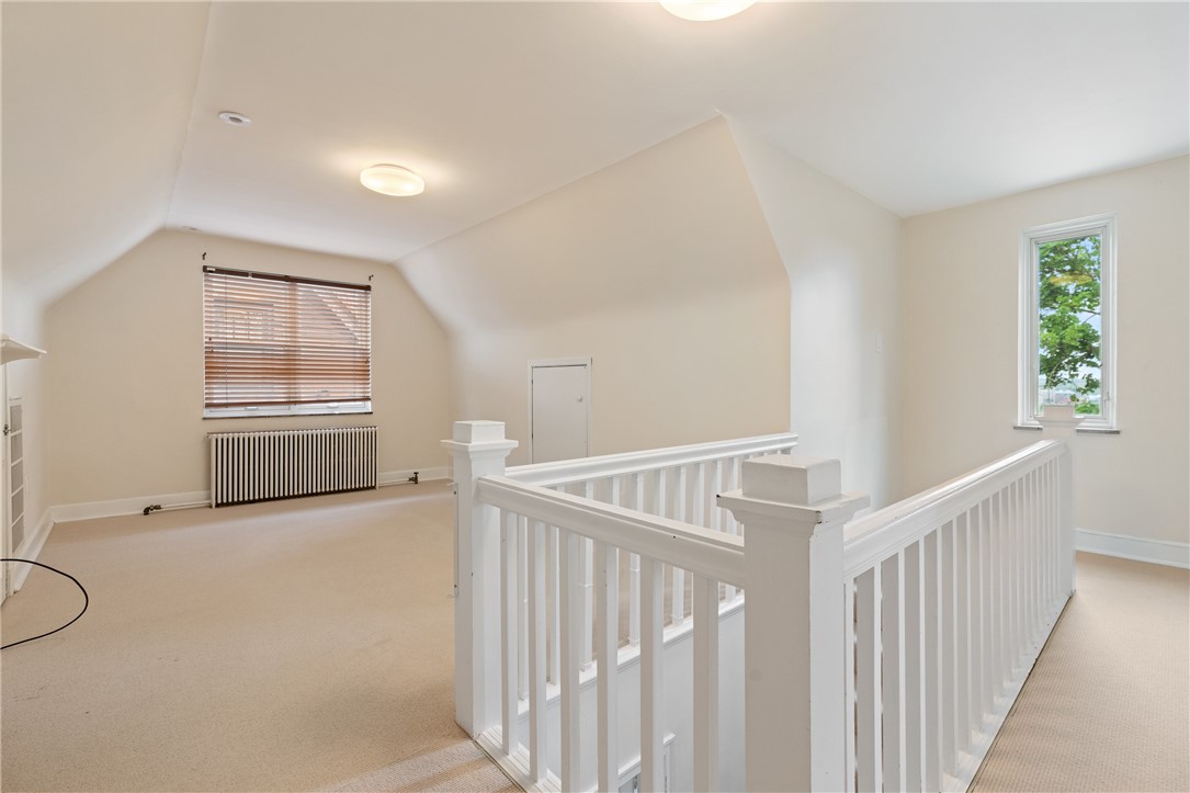 943 Wellesley Rd