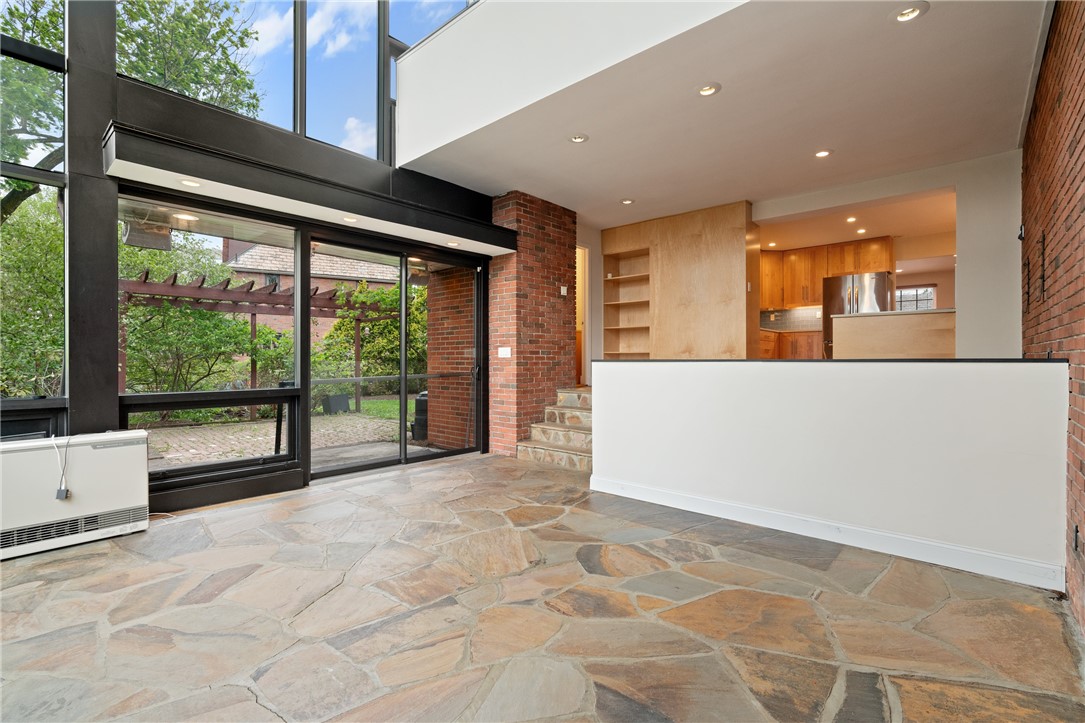 943 Wellesley Rd