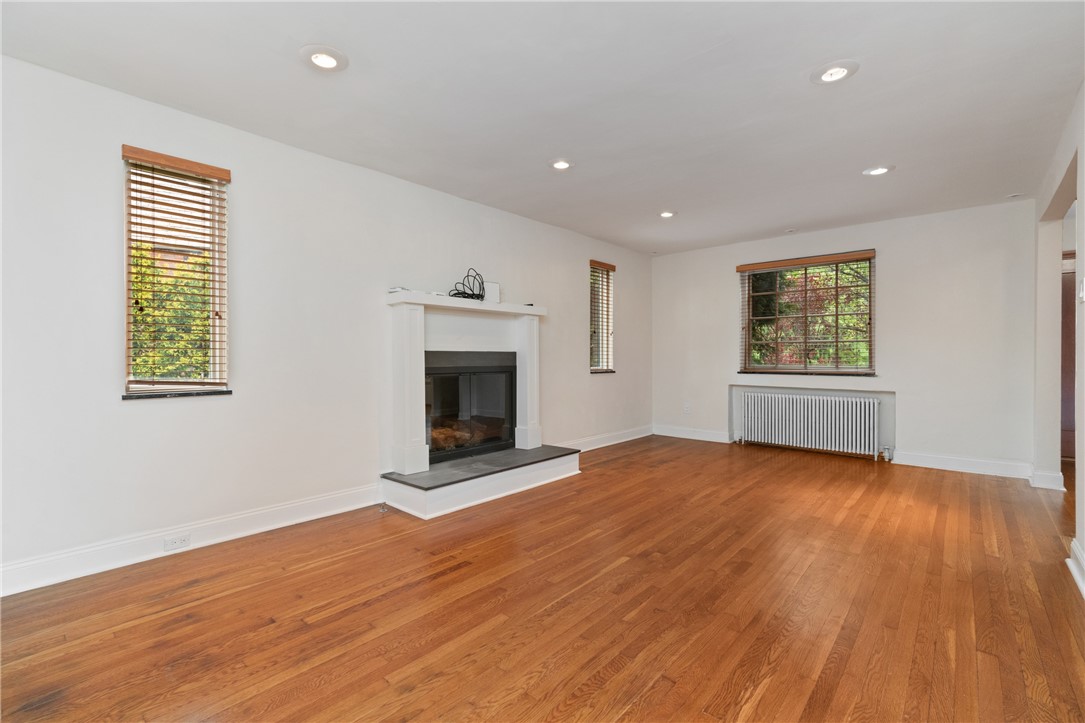 943 Wellesley Rd