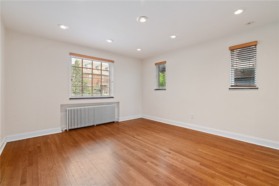 943 Wellesley Rd