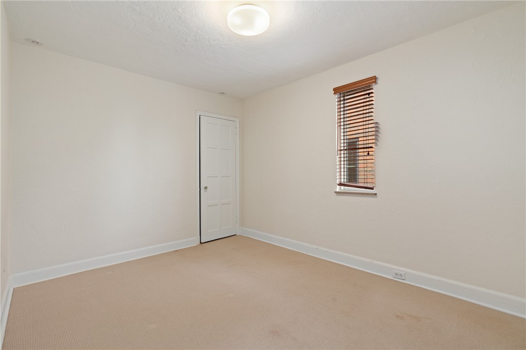 943 Wellesley Rd