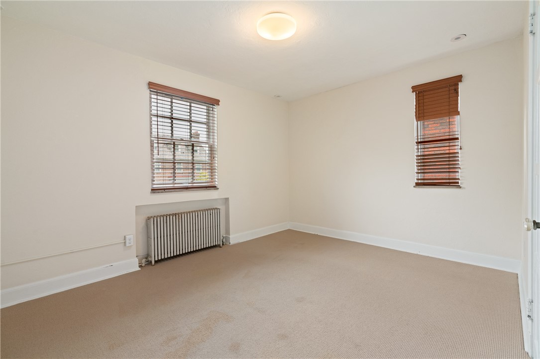 943 Wellesley Rd