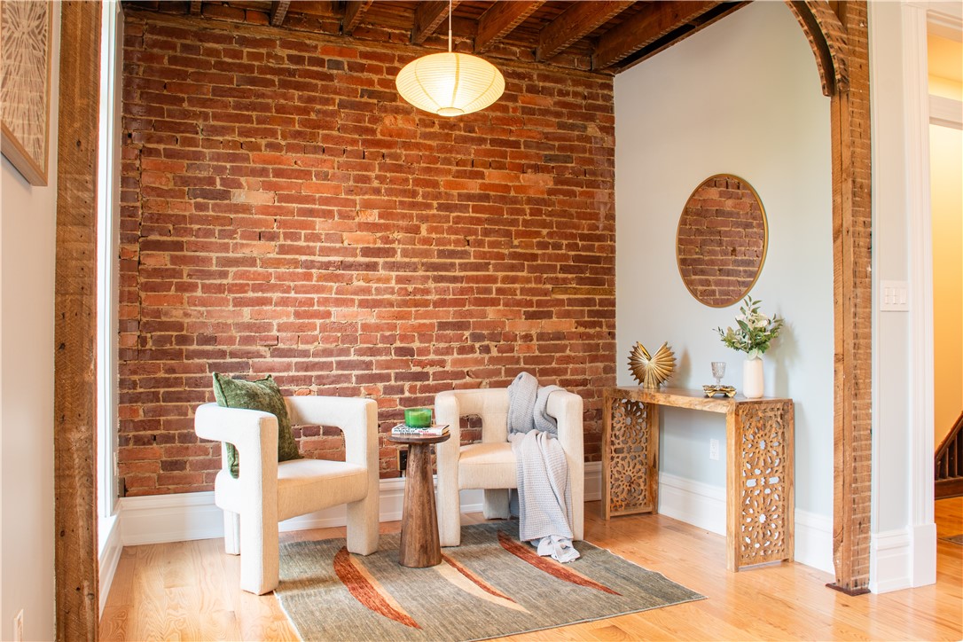 131 S Aiken Ave