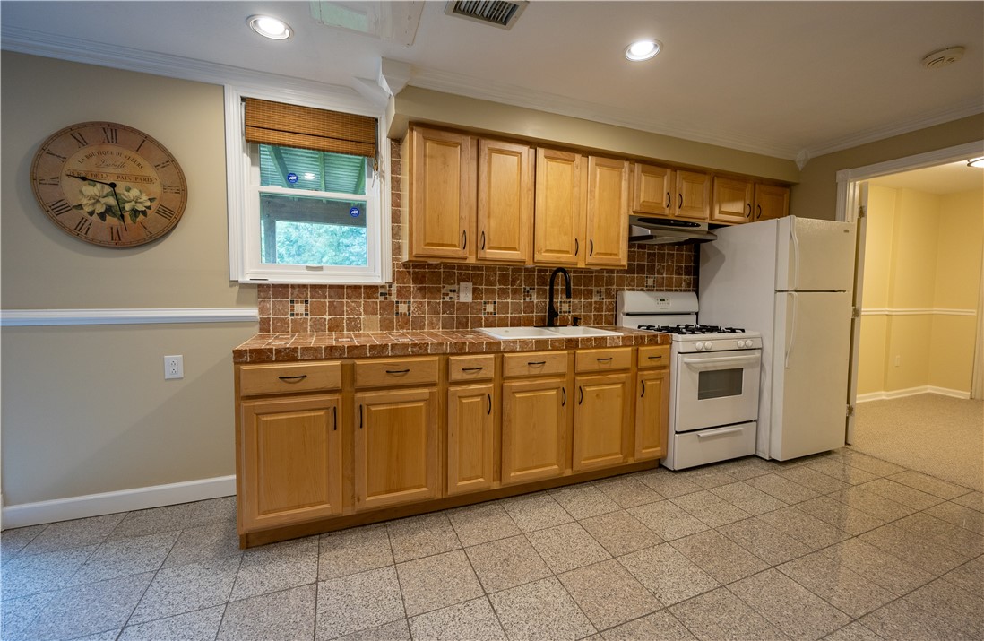 411 Hastings Dr