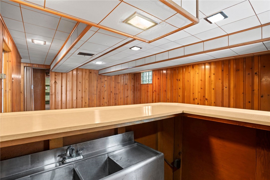 3323 Shady Avenue Ext