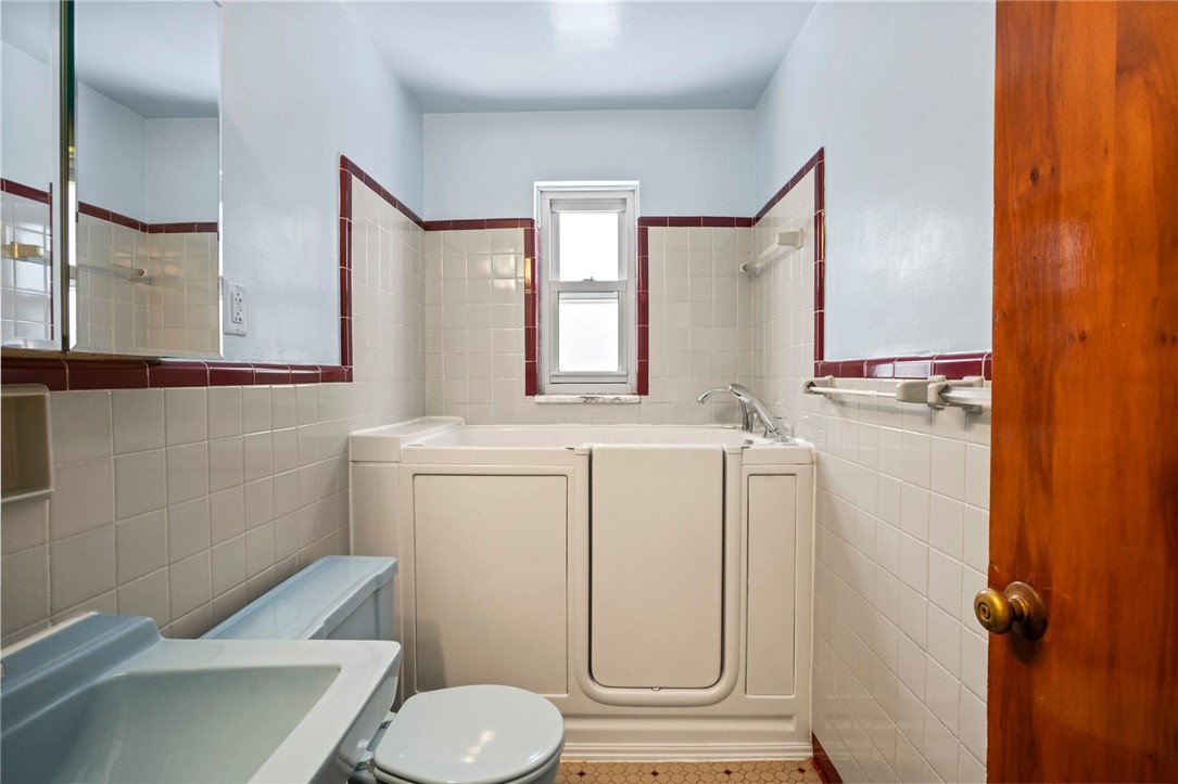 3323 Shady Avenue Ext