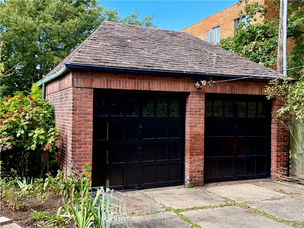 5935 5th Ave