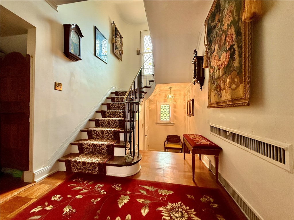 5935 5th Ave