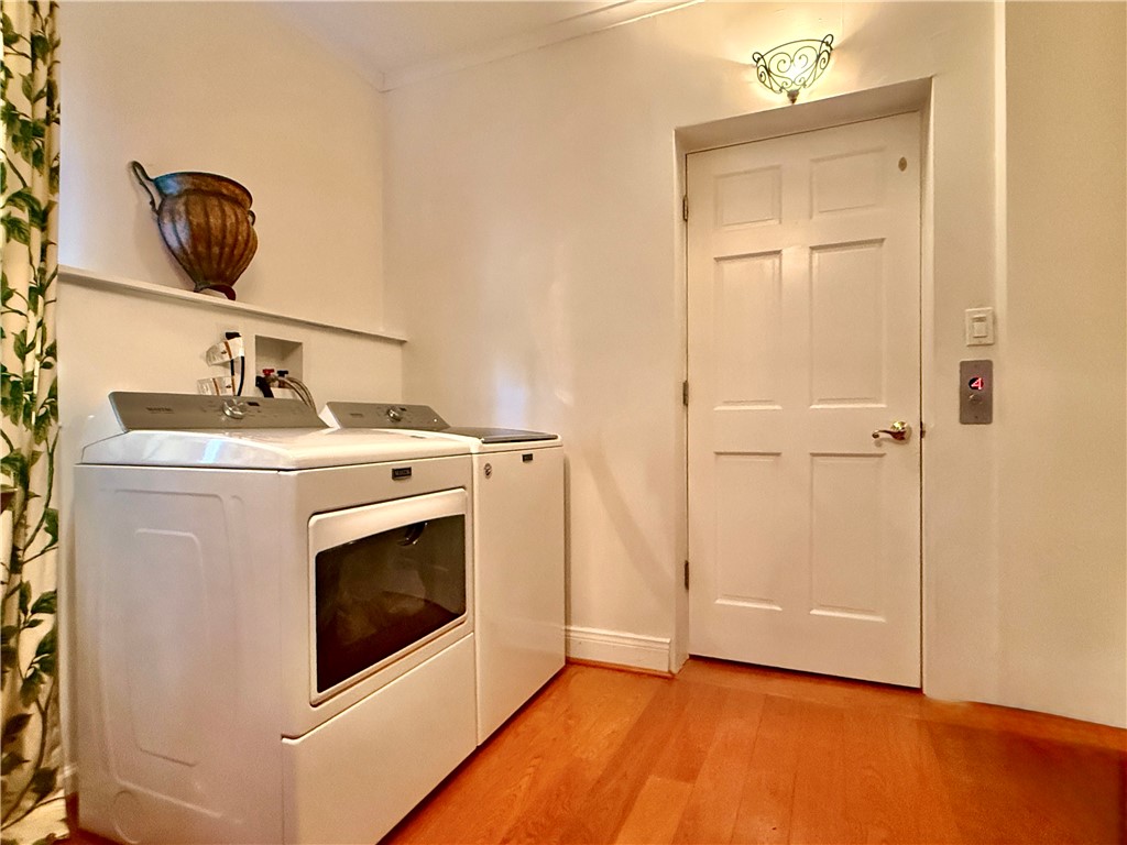 5935 5th Ave
