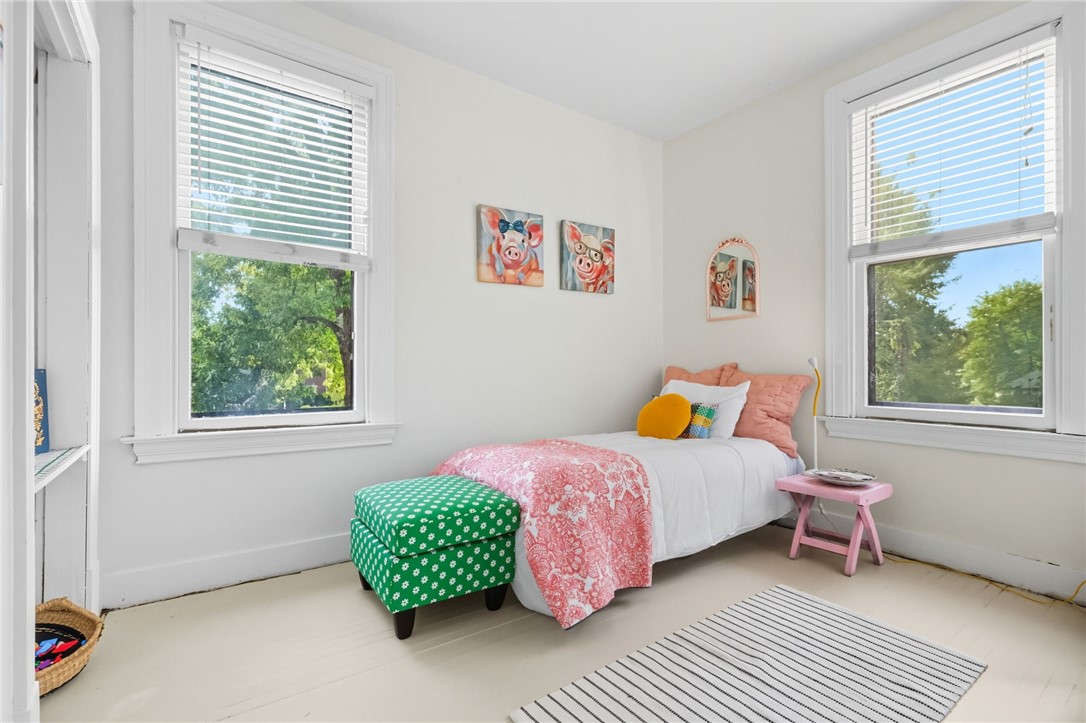 826 E Hutchinson Ave