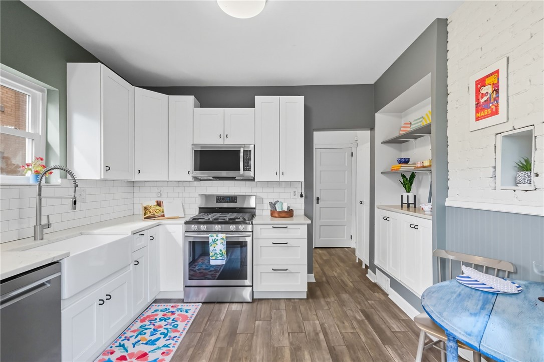 826 E Hutchinson Ave