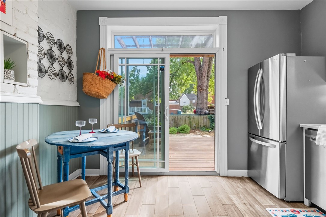 826 E Hutchinson Ave