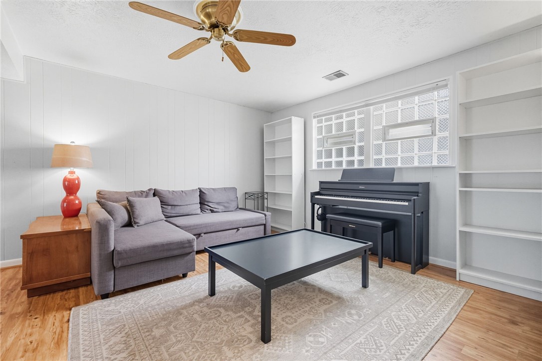 106 Kings Point Rd