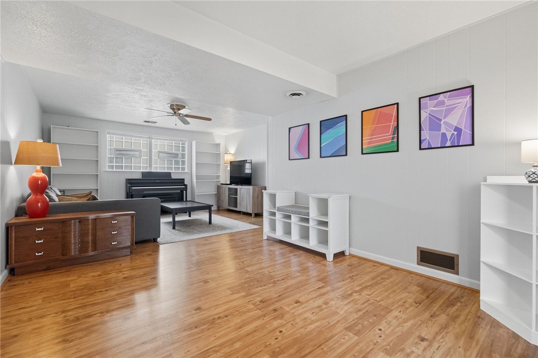 106 Kings Point Rd