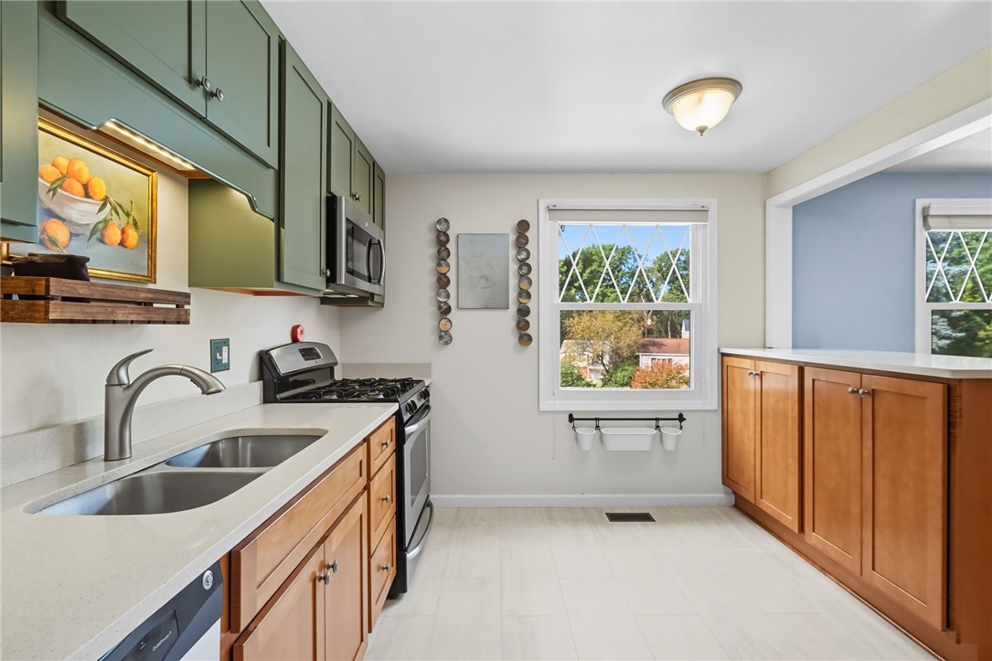 106 Kings Point Rd