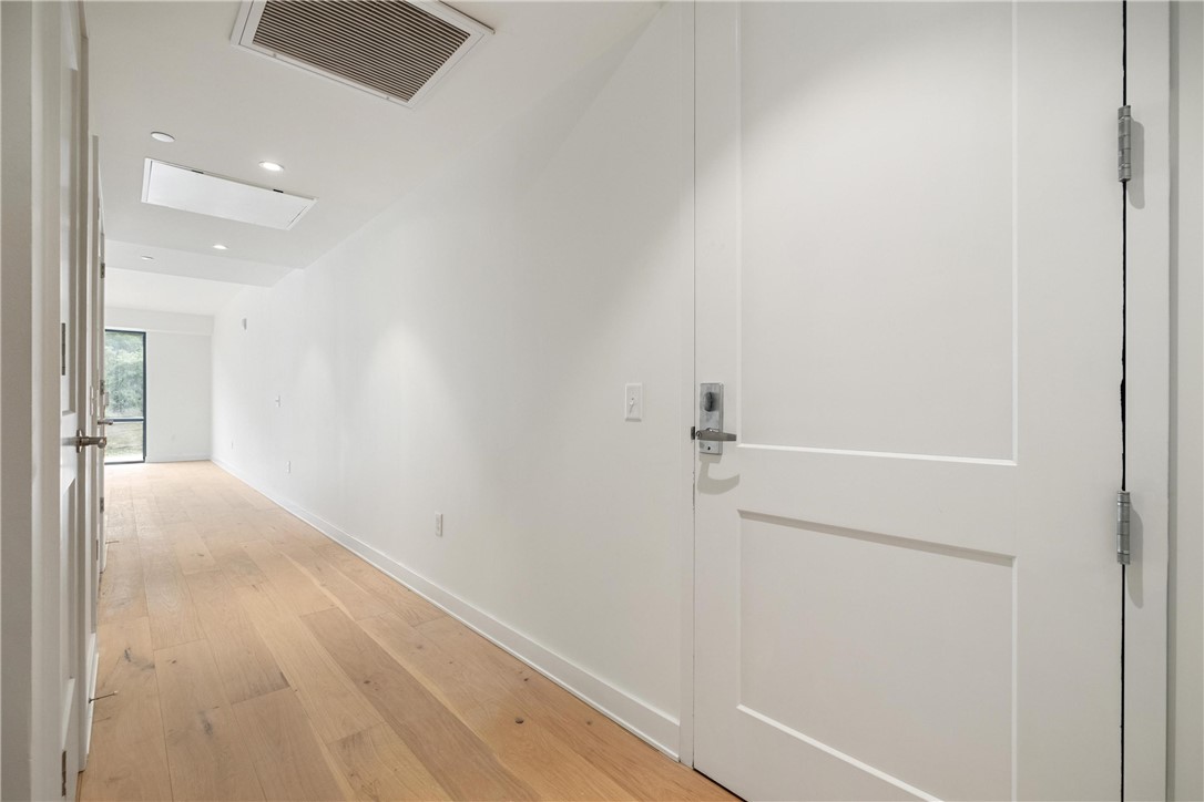 2330 Penn Ave 302