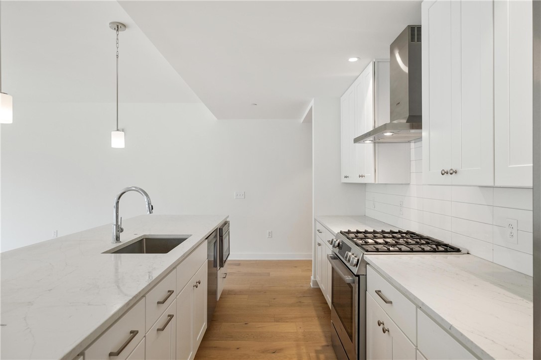 2330 Penn Ave 302