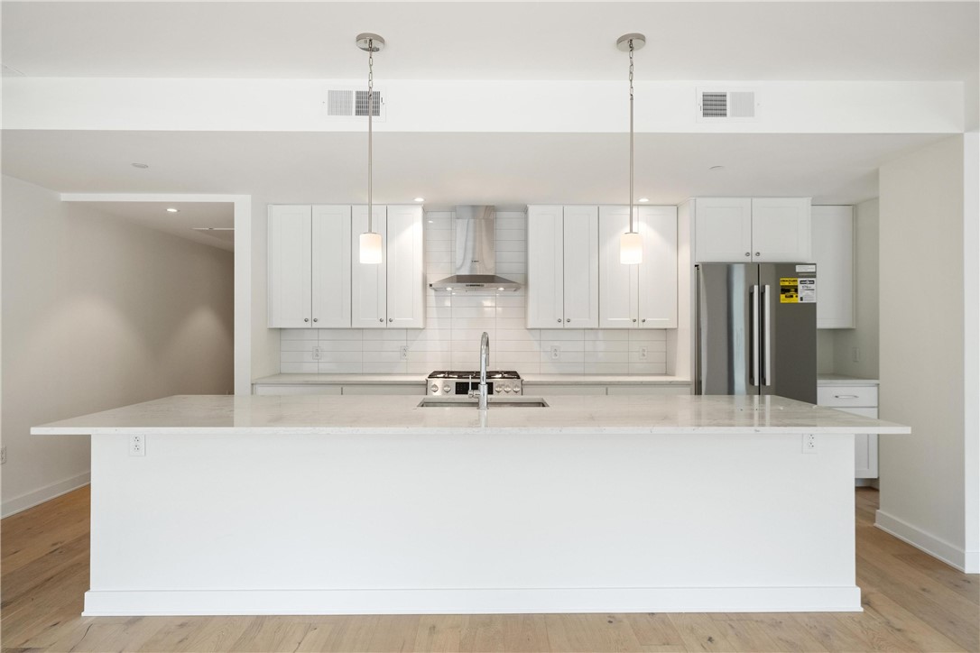 2330 Penn Ave 302