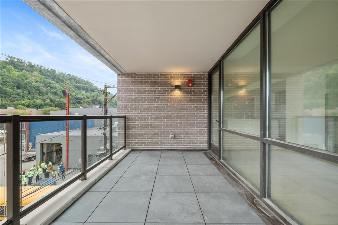 2330 Penn Ave 302