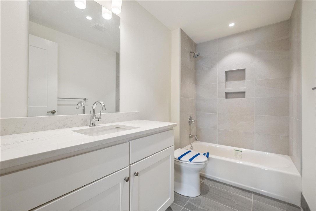 2330 Penn Ave 302