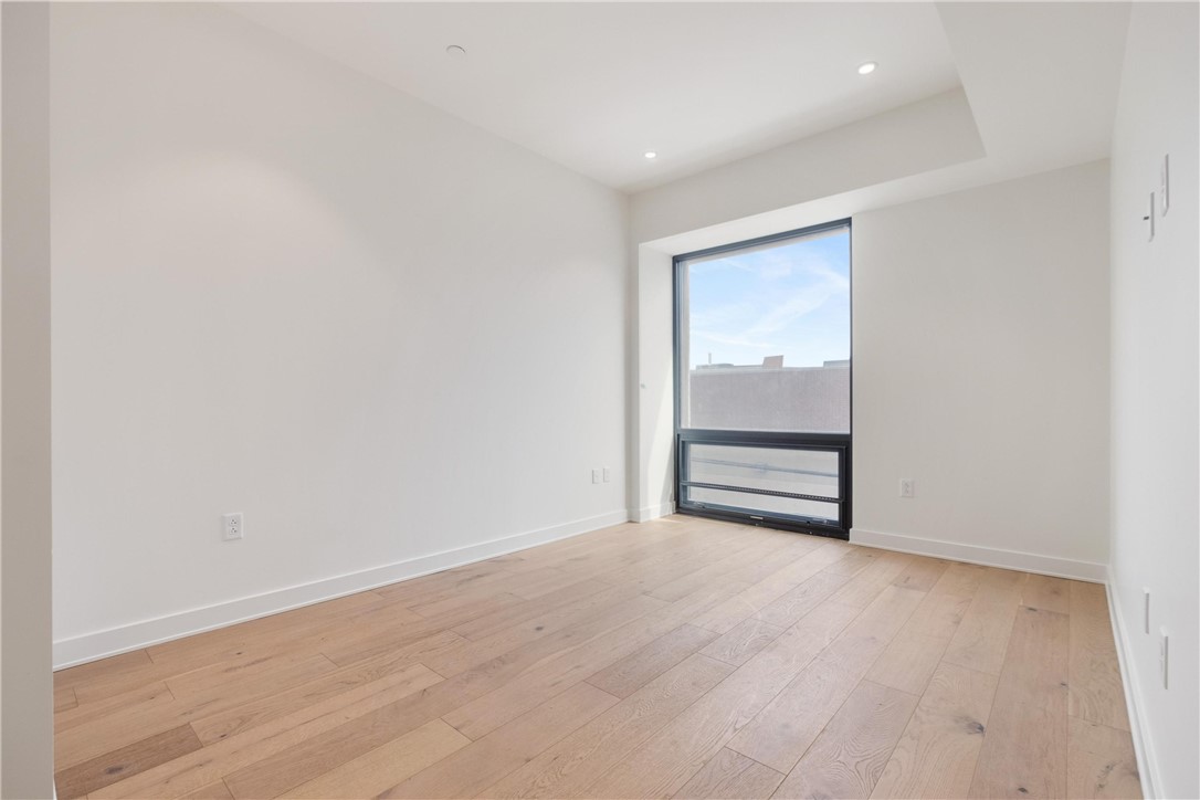 2330 Penn Ave 203