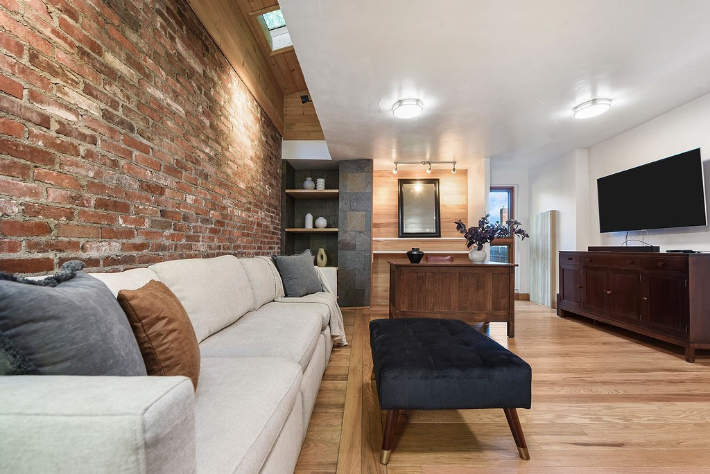 1531 Scott Lane