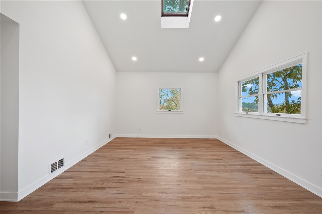 107 Marlboro Rd