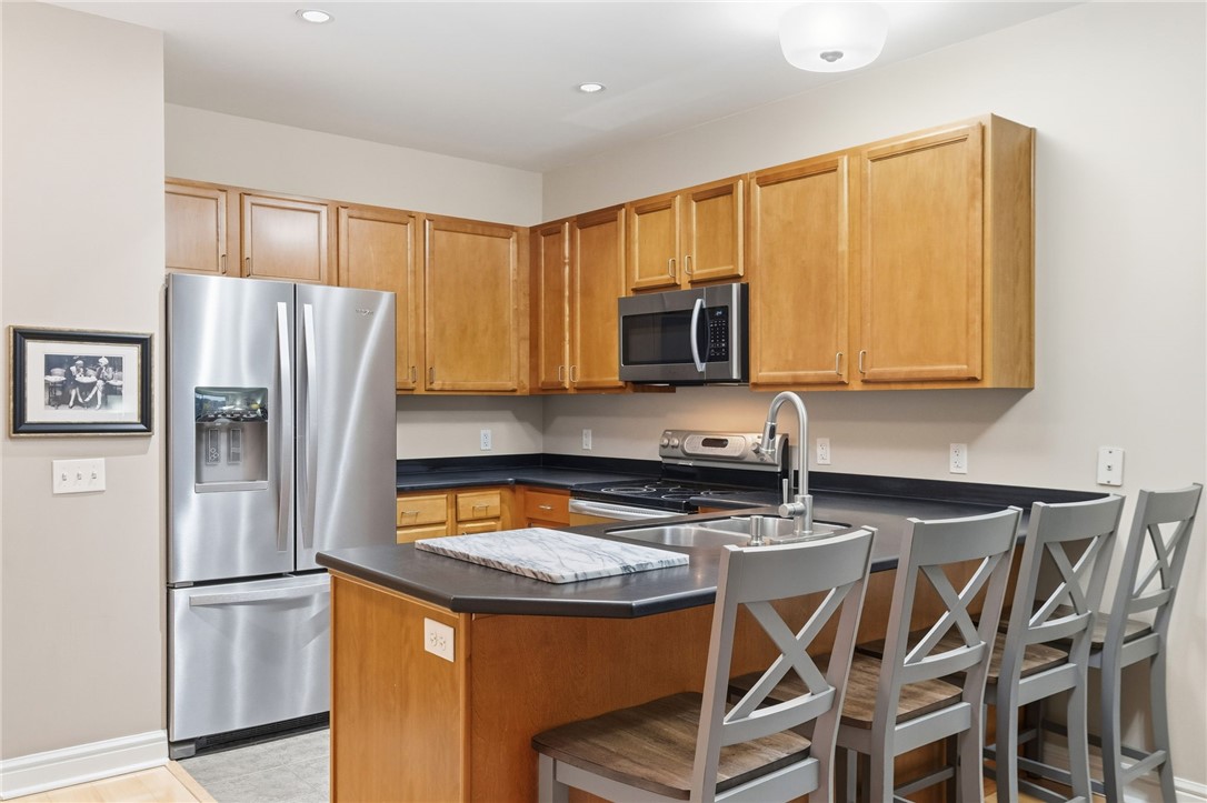 5570 CentreAvenue 400