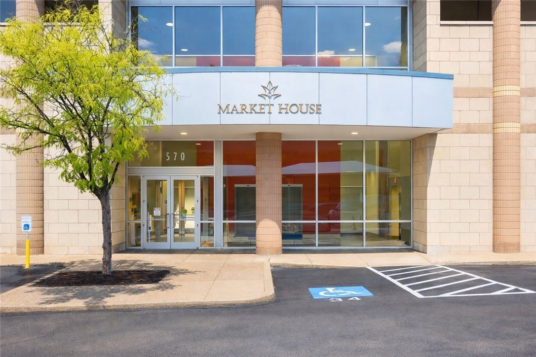 5570 CentreAvenue 400