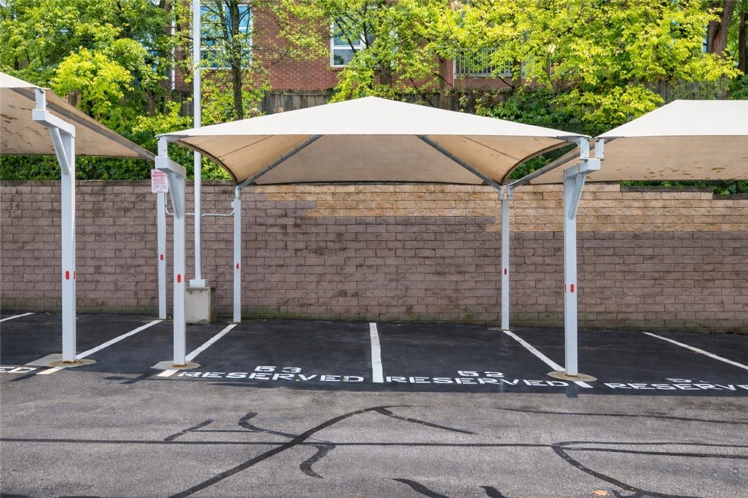 5570 CentreAvenue 400