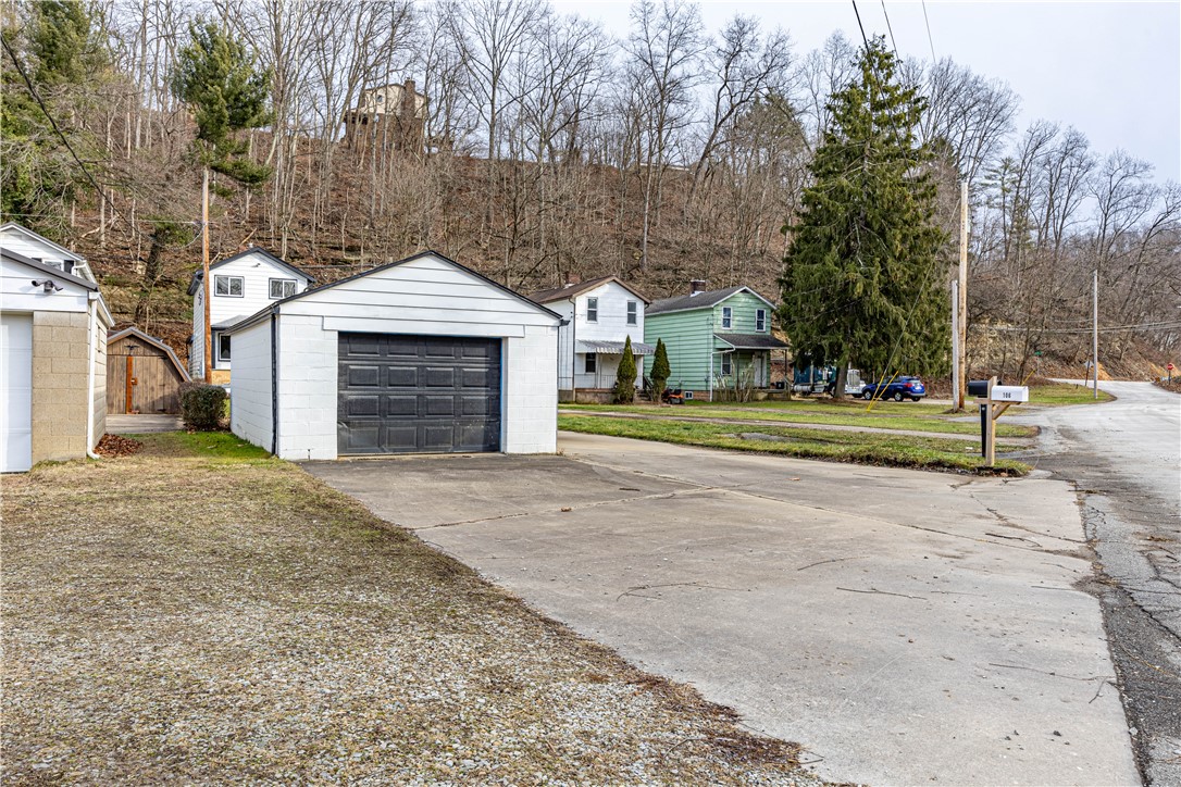 106 Blythe Rd