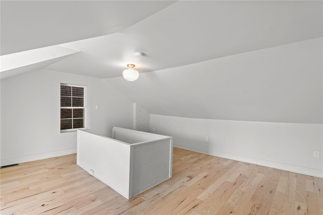 2011 Forbes Ave