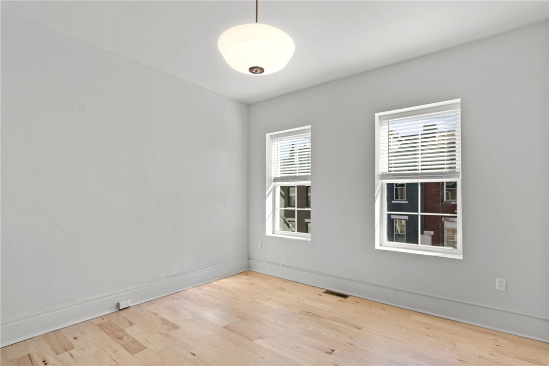 2011 Forbes Ave