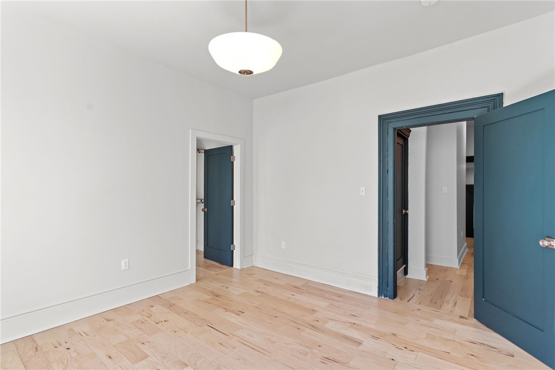 2011 Forbes Ave