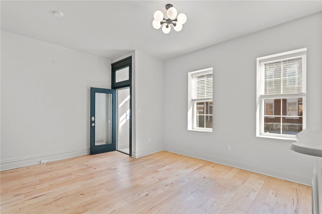 2011 Forbes Ave