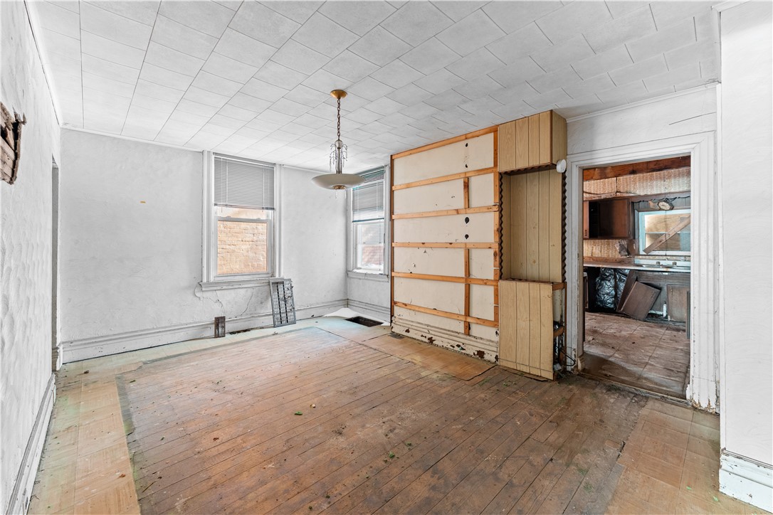 115 Hawkins Ave