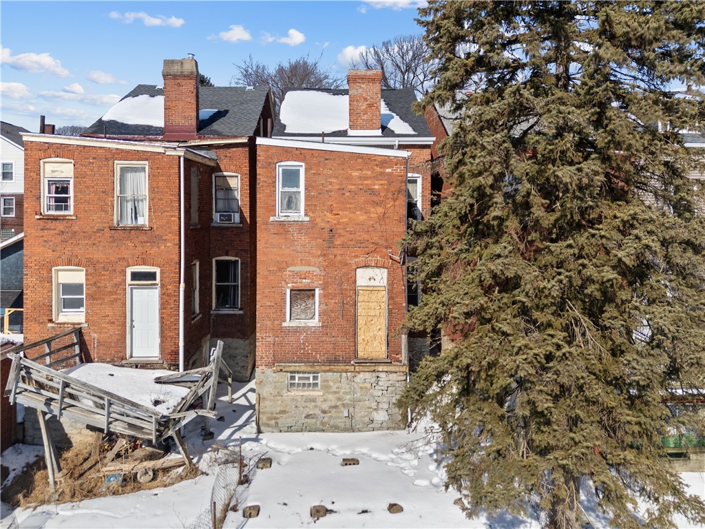 115 Hawkins Ave