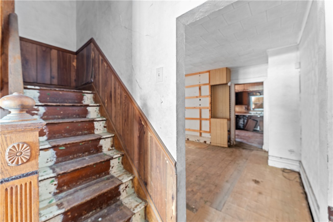 115 Hawkins Ave