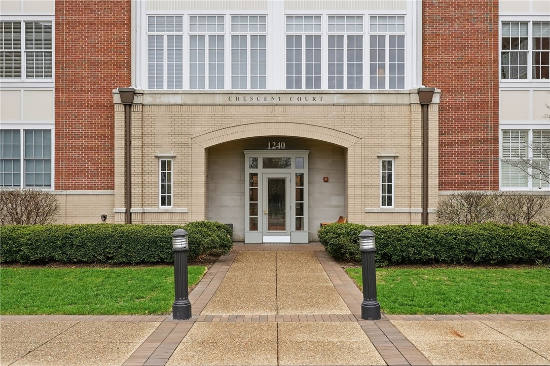 1240 Crescent Pl 2H