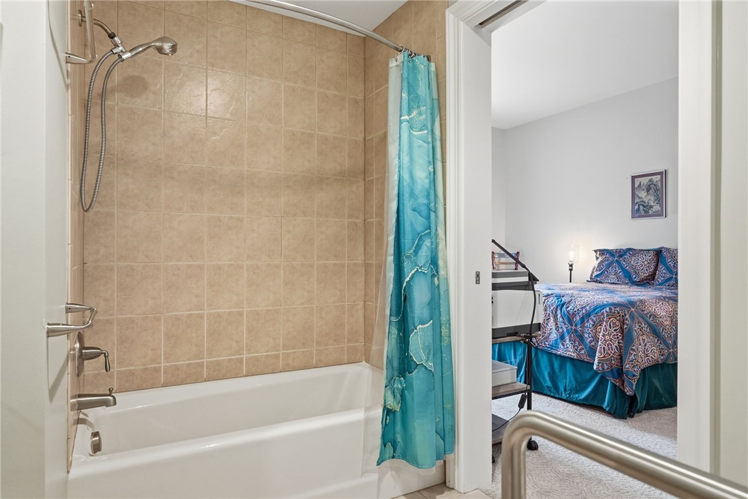 1240 Crescent Pl 2H