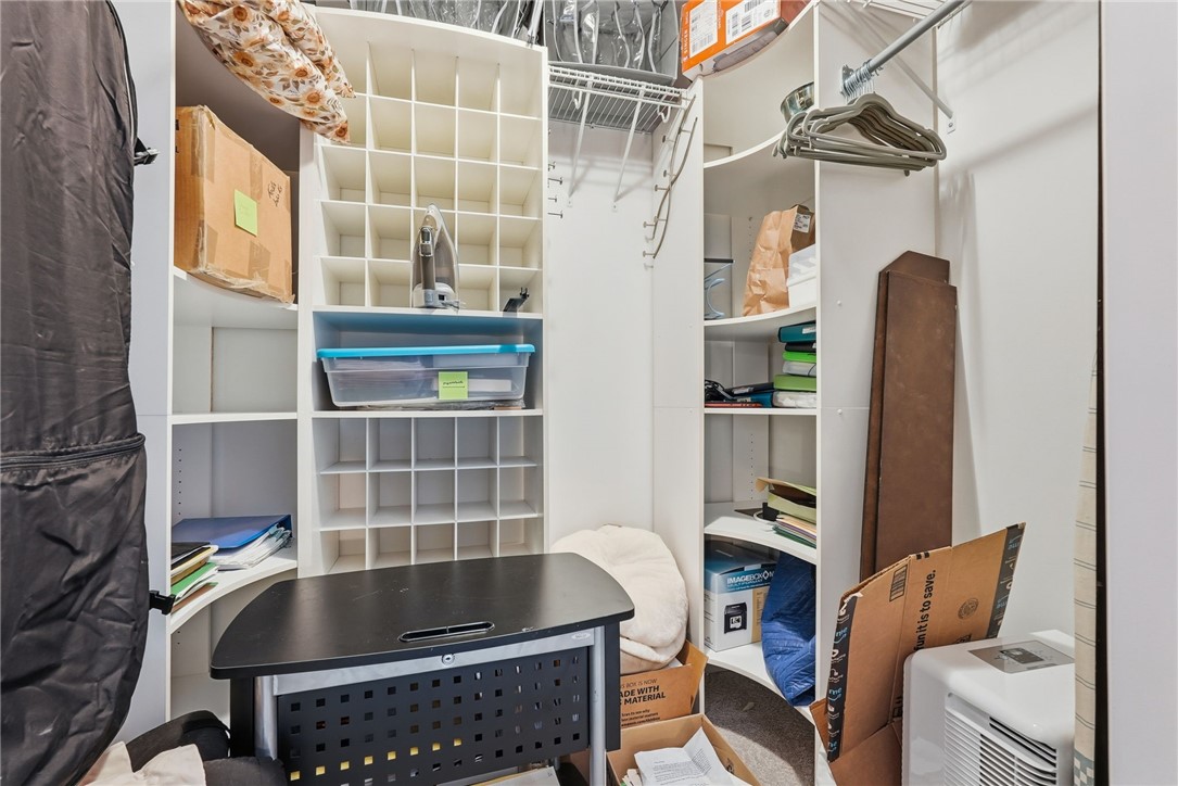 1240 Crescent Pl 2H