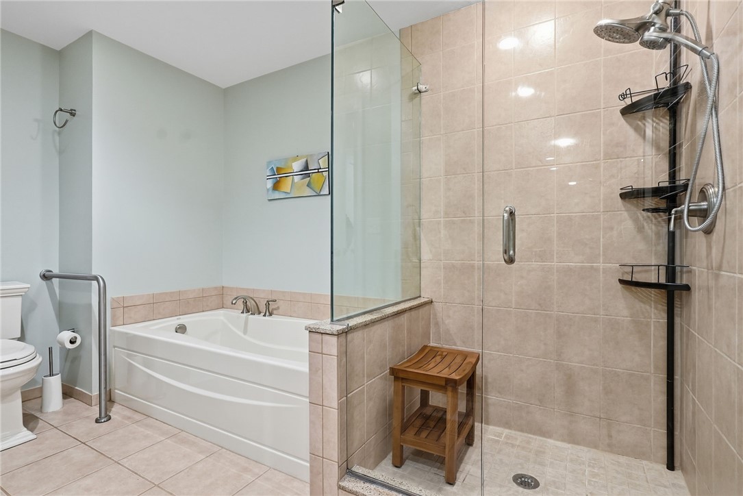 1240 Crescent Pl 2H