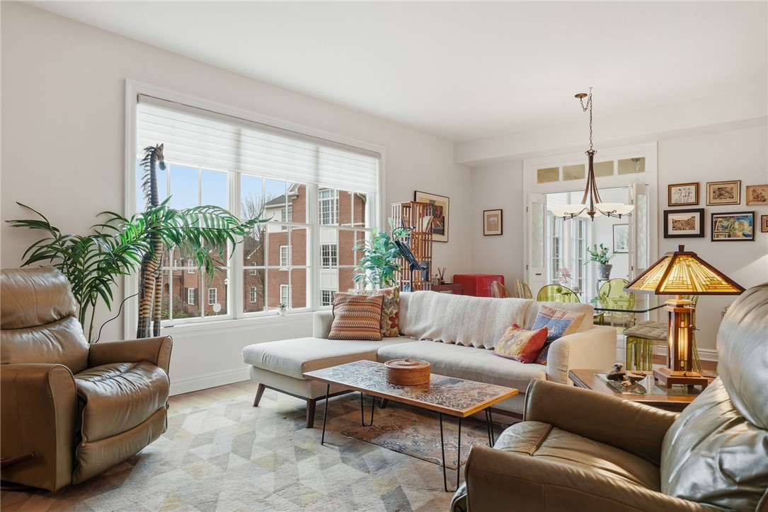 1240 Crescent Pl 2H