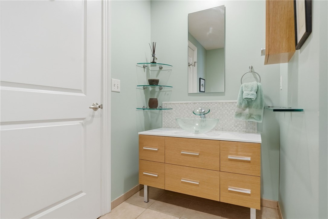 1240 Crescent Pl 2H