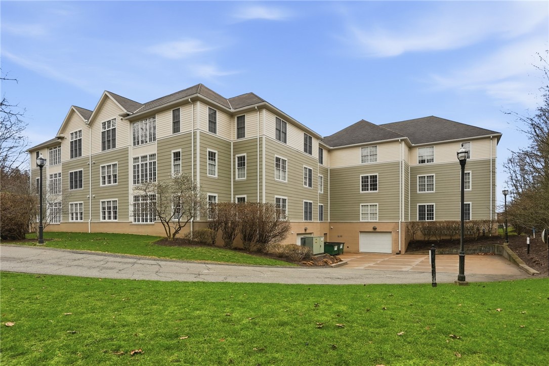 1240 Crescent Pl 2H