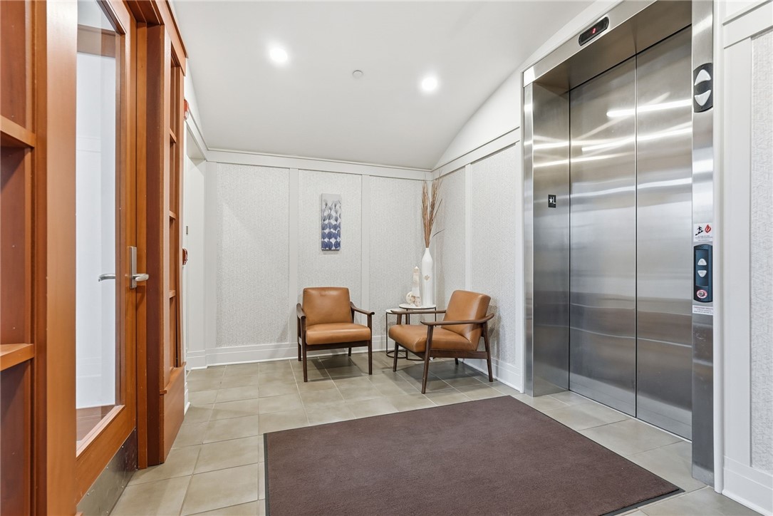 1240 Crescent Pl 2H