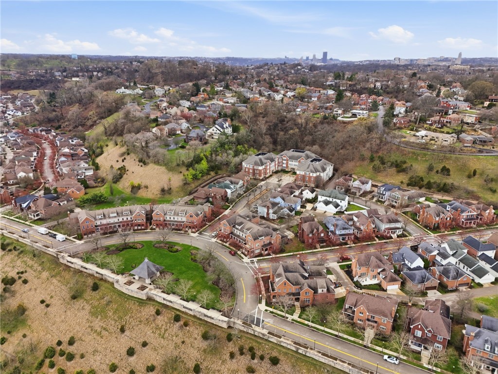 1240 Crescent Pl 2H