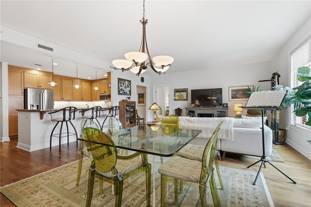 1240 Crescent Pl 2H